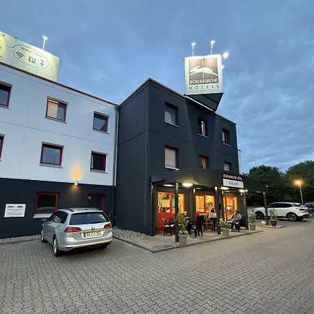 מלון Bon Marche בוכום