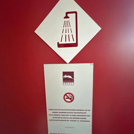 Отель Bon Marche *