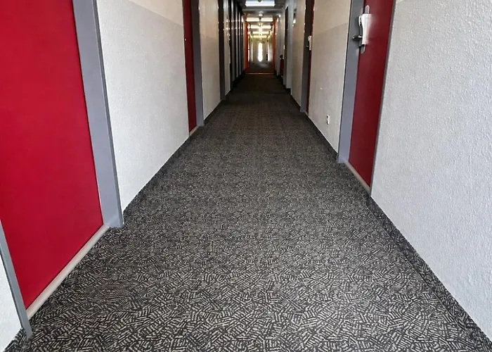 Bon Marche Отель *